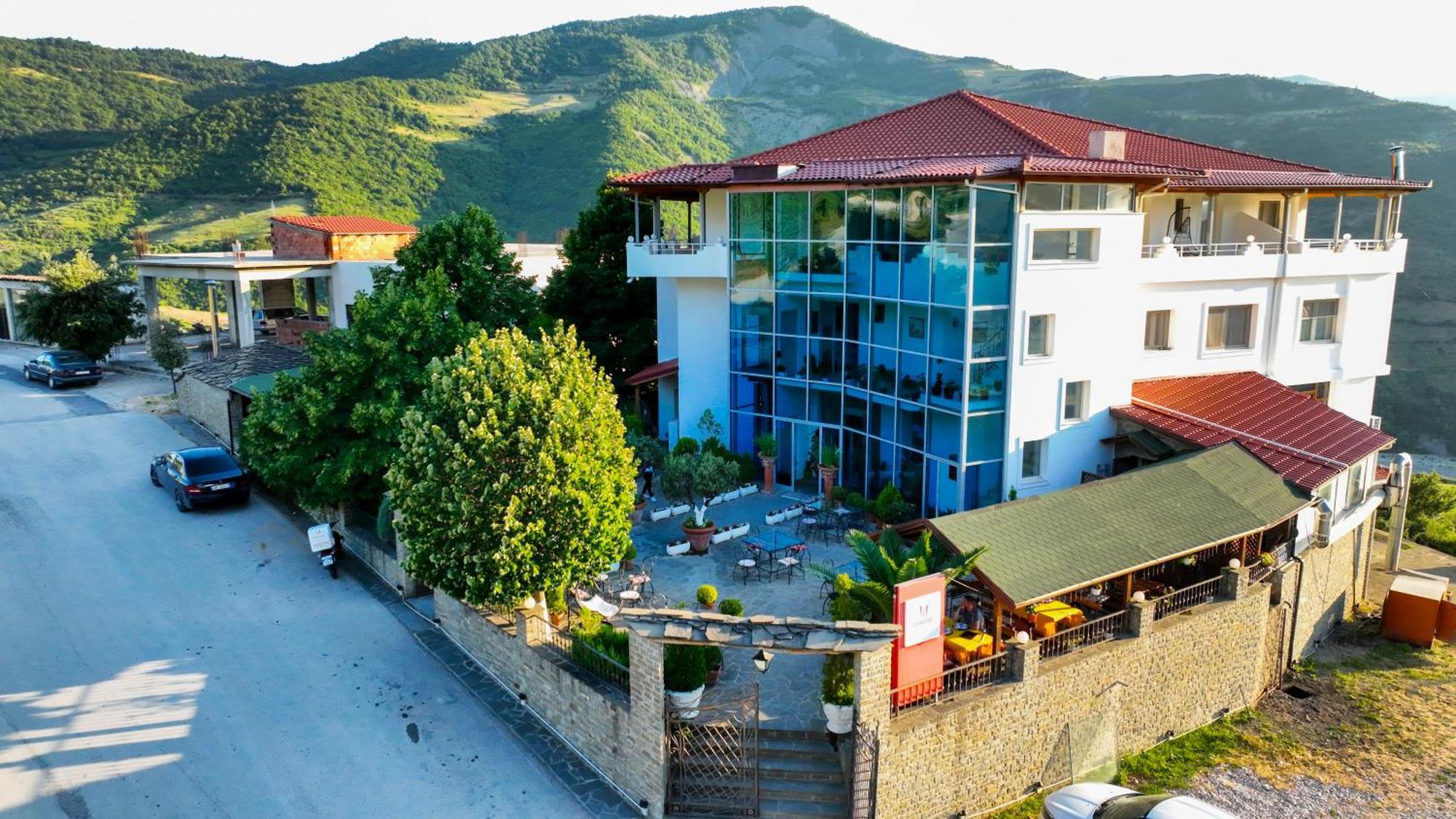 Hotel Kanione Cerenisht Exterior foto