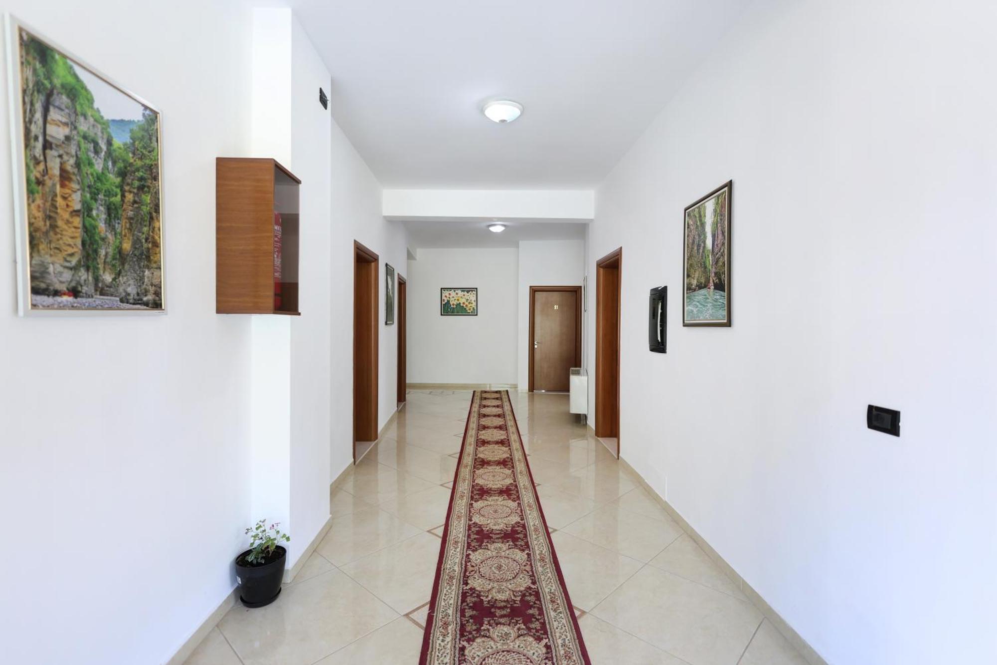 Hotel Kanione Cerenisht Exterior foto